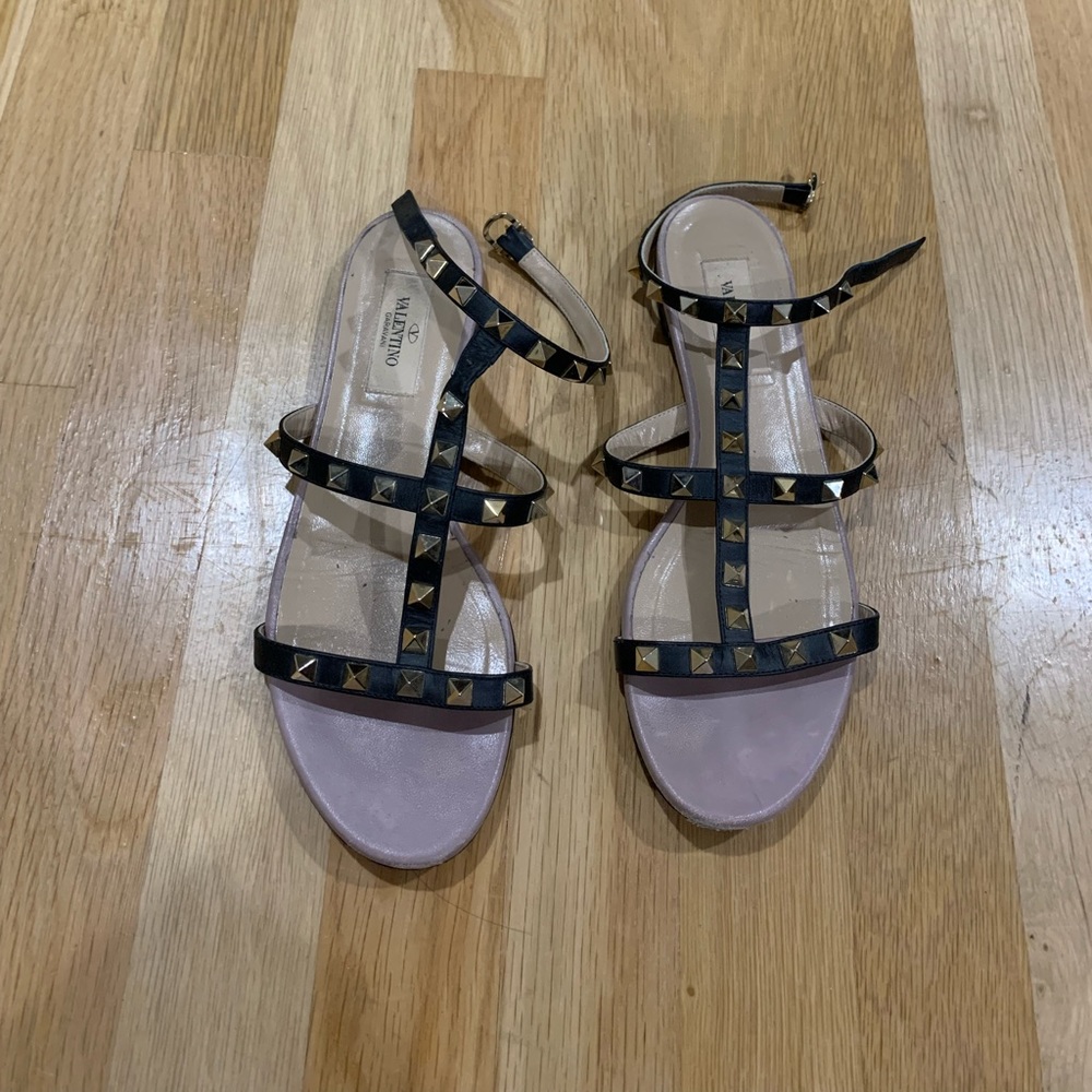 Gorgeous Valentino sandals. Size 7. Lots of life left. Good condition.